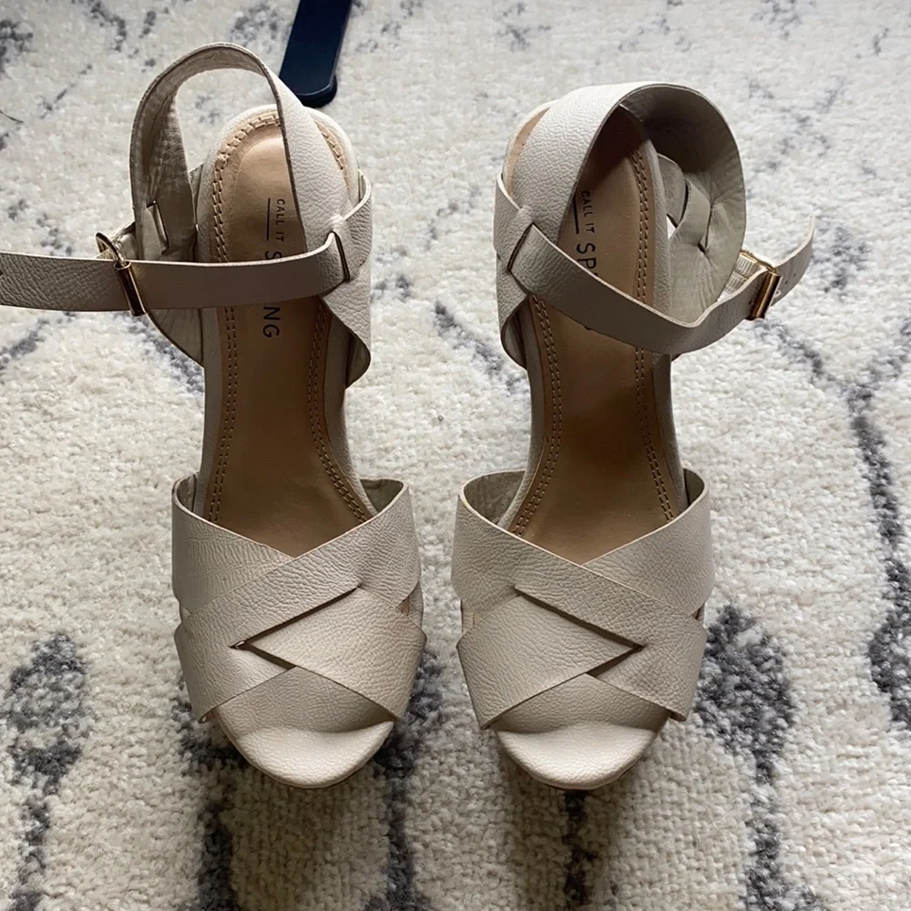 Call it Spring Wedges - Picture 2 of 3